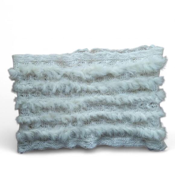 Soft and fluffy knitted scarf - Picture 1 of 4